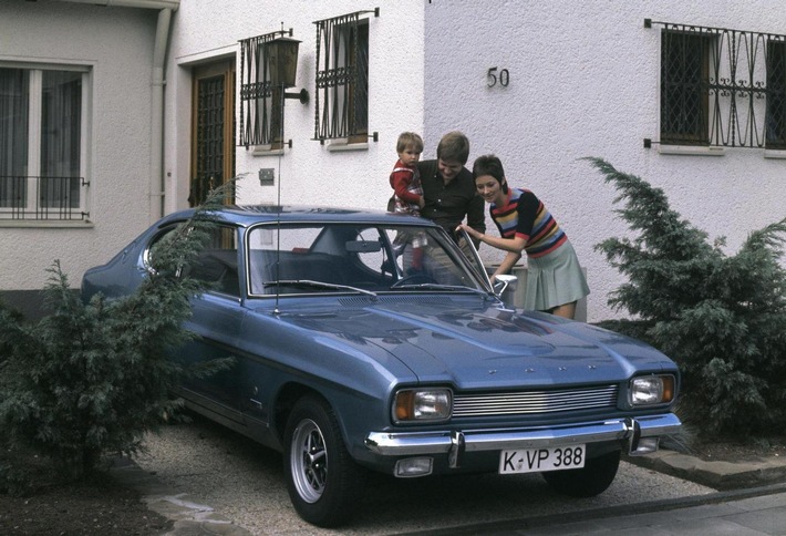 50 Jahre Capri: Für Ford stehen die “Classic Days Schloss Dyck” im Zeichen des legendären Volks-Coupés. Der Ford Capri feierte 1969 Premiere und entwickelte sich sofort zum Millionenerfolg. Weiterer Text über ots und www.presseportal.de/nr/6955 / Die Verwendung dieses Bildes ist für redaktionelle Zwecke honorarfrei. Veröffentlichung bitte unter Quellenangabe: “obs/Ford-Werke GmbH”