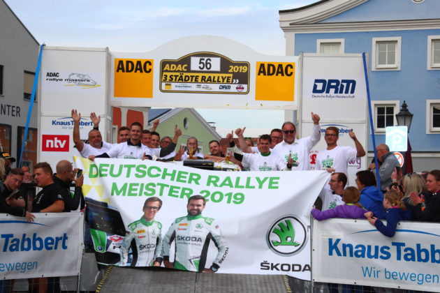 SKODA AUTO Deutschland Pilot Fabian Kreim feierte 2019 seinen dritten Titel als Deutscher Rallye-Meister. Sein Fahrzeug, der SKODA FABIA R5, können Besucher der Essen Motor Show 2019 auf dem ADAC Stand erleben. Weiterer Text über ots und www.presseportal.de/nr/28249 / Die Verwendung dieses Bildes ist für redaktionelle Zwecke honorarfrei. Veröffentlichung bitte unter Quellenangabe: „obs/Skoda Auto Deutschland GmbH“