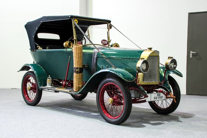 Sonderschau zeigt einzige verbliebene Exemplare aus der Blütezeit des Berliner Automobilbaus / Bob Sport offener Zweisitzer, Kleinwagen, Farbe: Grün, Baujahr 1920, Hersteller: Bob Automobil-Gesellschaft Berlin, Deutschland / Weiterer Text über ots und www.presseportal.de/nr/6600 / Die Verwendung dieses Bildes ist für redaktionelle Zwecke honorarfrei. Veröffentlichung bitte unter Quellenangabe: “obs/Messe Berlin GmbH/Ralf Christian Kunkel”