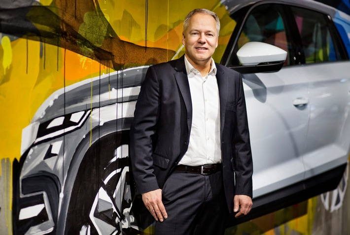 “Laura ist eine perfekte Ergänzung zu den Simply Clever-Features von SKODA”: SKODA Chief Digital Officer Andre Wehner spricht über die Vorteile der digitalen Sprachassistentin Laura und deren Lernfähigkeit. Weiterer Text über ots und www.presseportal.de/nr/28249 / Die Verwendung dieses Bildes ist für redaktionelle Zwecke honorarfrei. Veröffentlichung bitte unter Quellenangabe: “obs/Skoda Auto Deutschland GmbH”