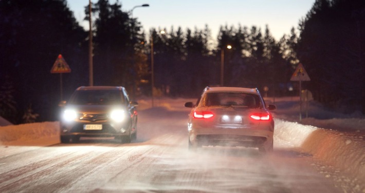 Stressfaktoren beim Autofahren im Winter. Weiterer Text über ots und www.presseportal.de/nr/117646 / Die Verwendung dieses Bildes ist für redaktionelle Zwecke honorarfrei. Veröffentlichung bitte unter Quellenangabe: “obs/Continental Reifen GmbH”